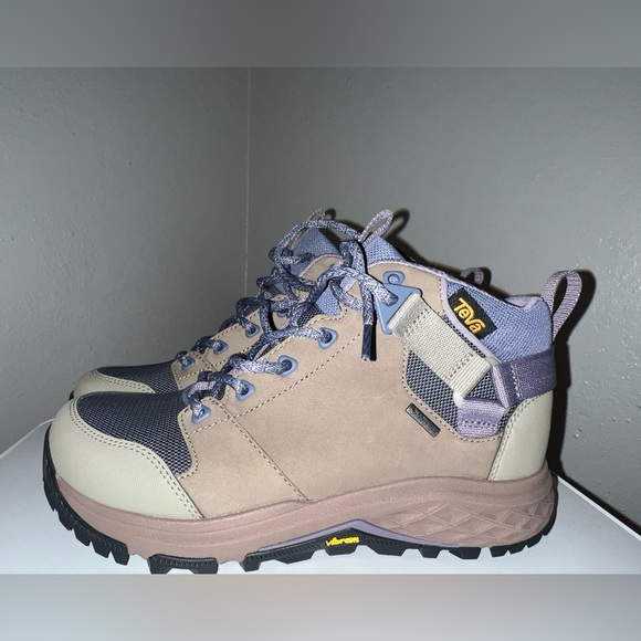 Teva Women’s Gore-Tex Hiking Boots – Brand New! - Picture 1 of 6